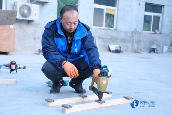 楓樺木運(yùn)動籃球木地板多錢一平